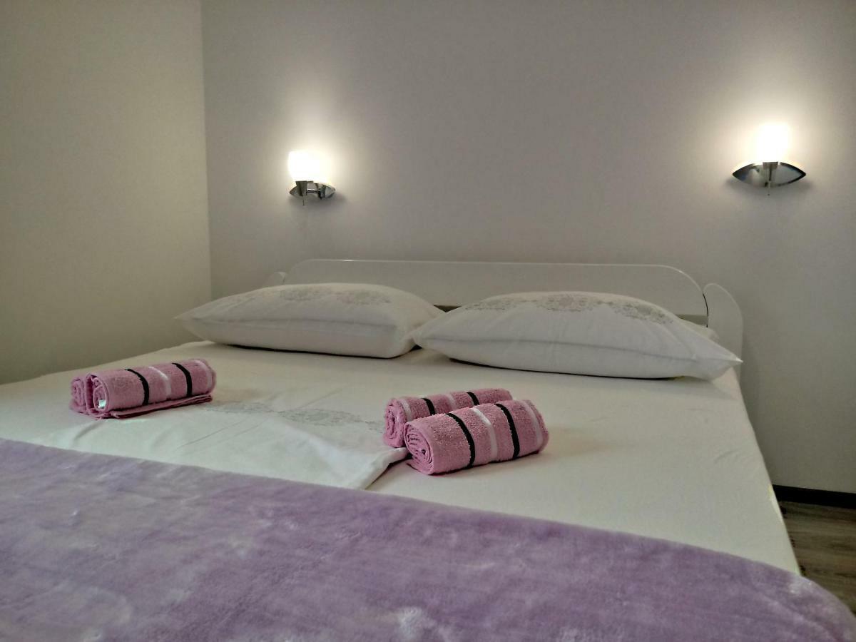 Apartmani Marijana Sibenik Ngoại thất bức ảnh